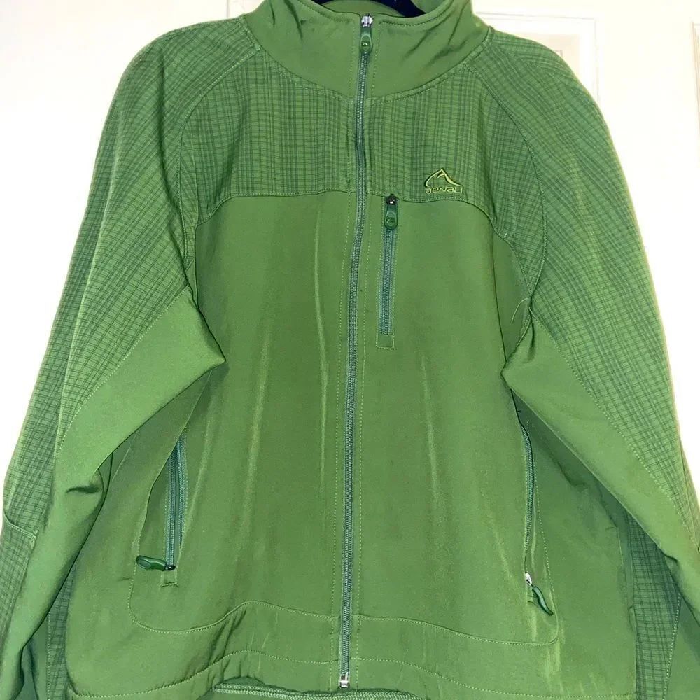 Denali zip up jacket size meduim